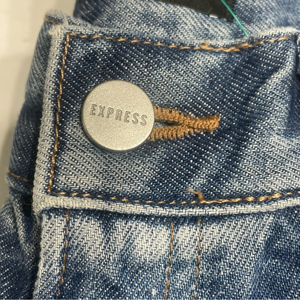 Express 70s flare mid-rise denim jeans. Size 2R. Distressed hem. NWT. MSRP $88. - Picture 7 of 15